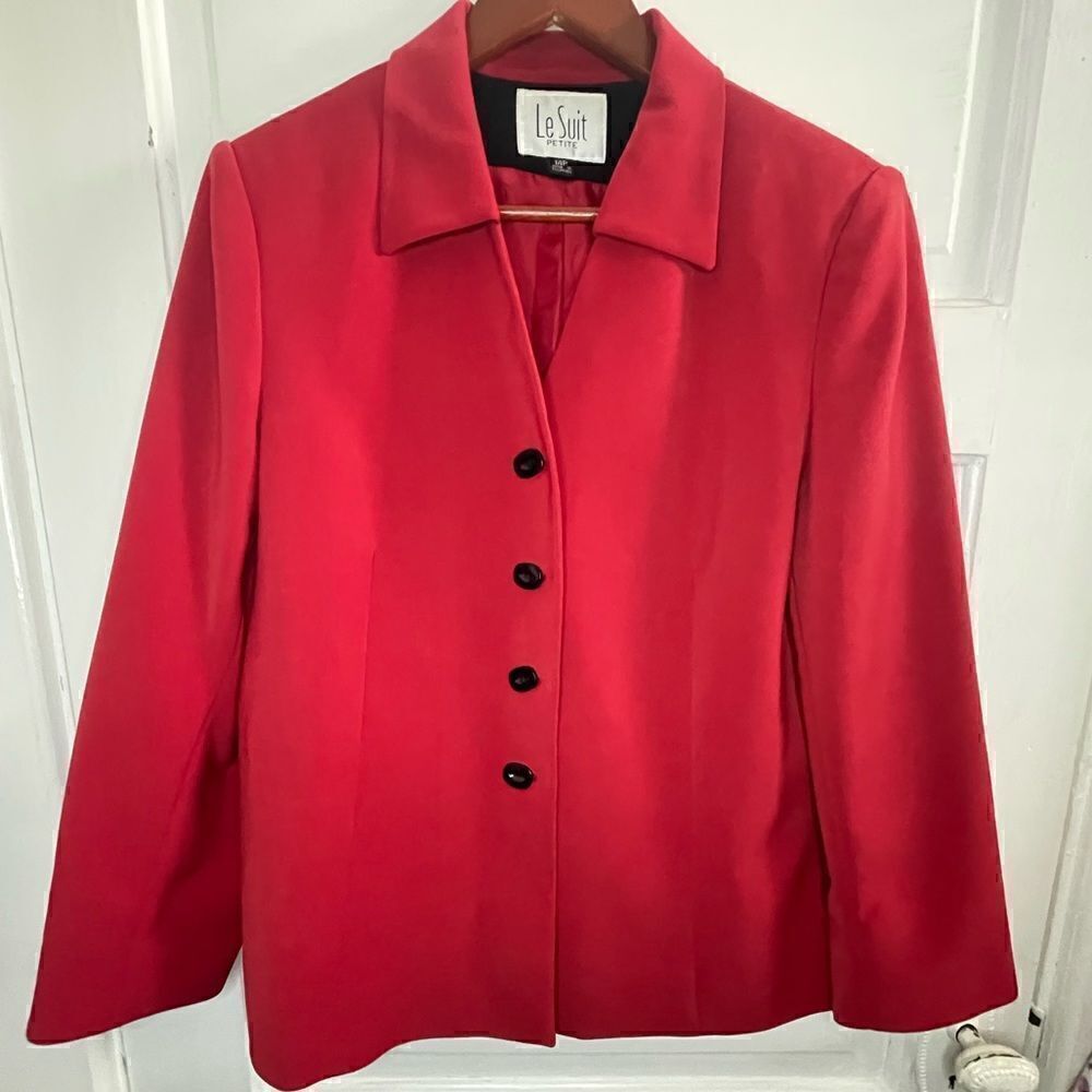Le Suit Petite Red Blazer w/ Black Oval Buttons